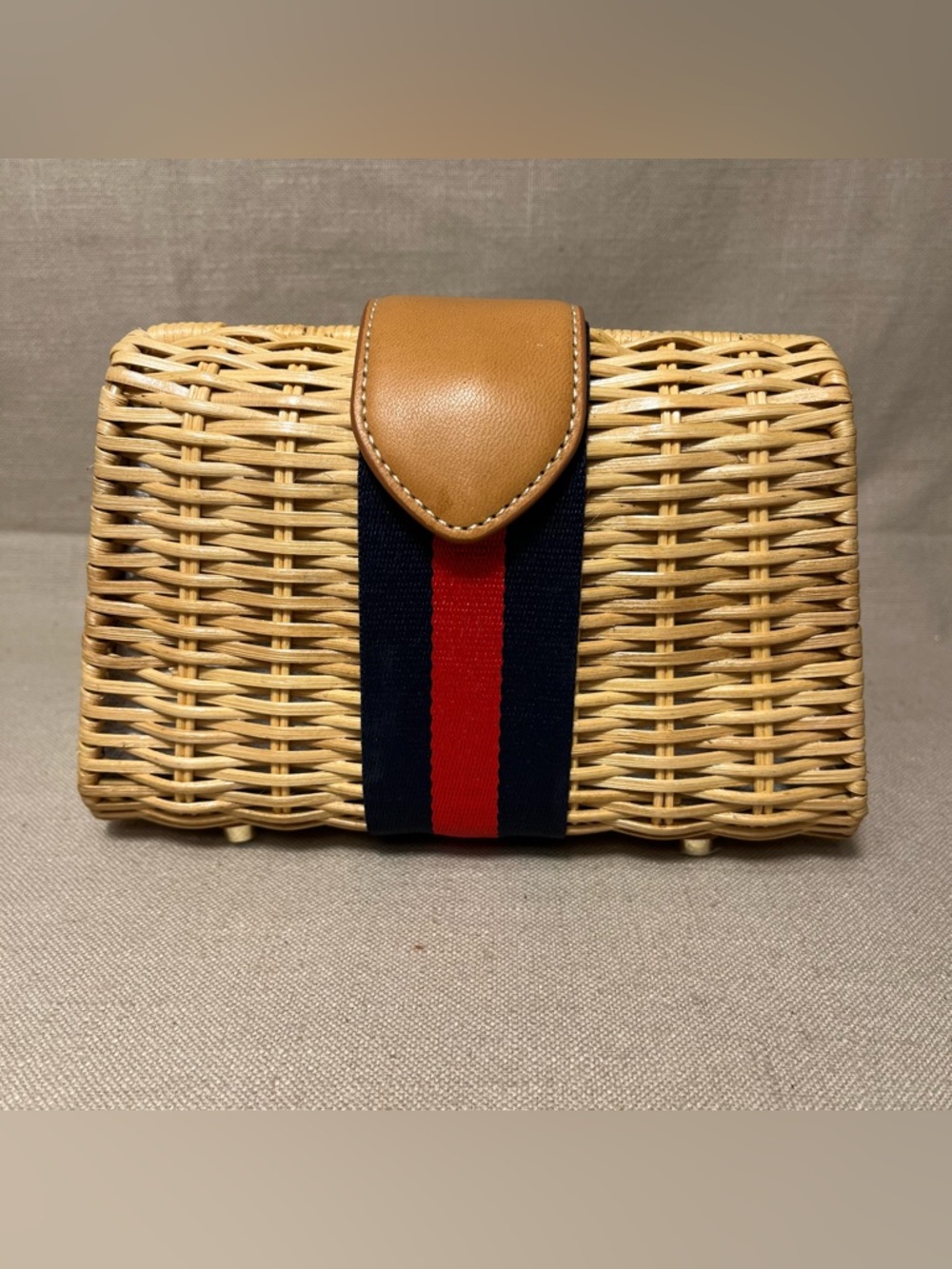 NWOT J. McLaughlin Women’s Olivia Natural Navy Red Stripe Wicker Woven Clutch - Picture 3 of 11
